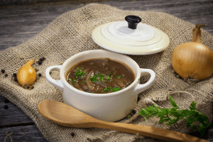Dieta de la sopa de cebolla: menú 7 días, beneficios y riesgos (guía realista)